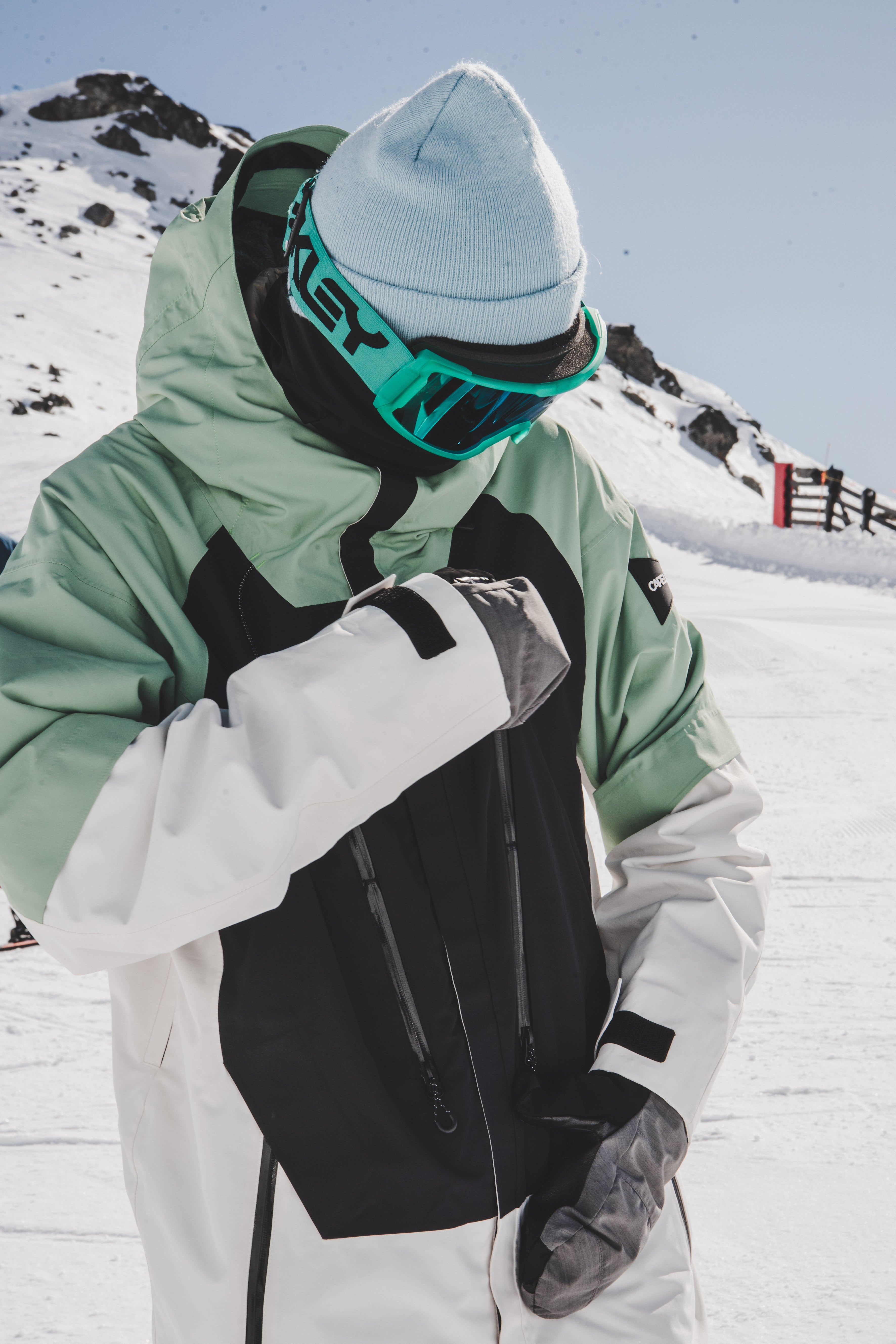 Can Ski Jackets And Snowboard Jackets Keep You Warm?